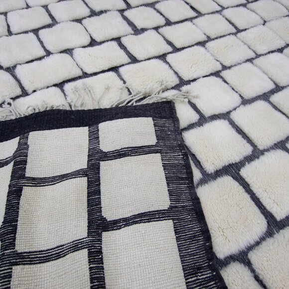 Handcrafted Moroccan Wool Rug - 10ftx8ft - Authentic & Unique - Picture 4 of 6